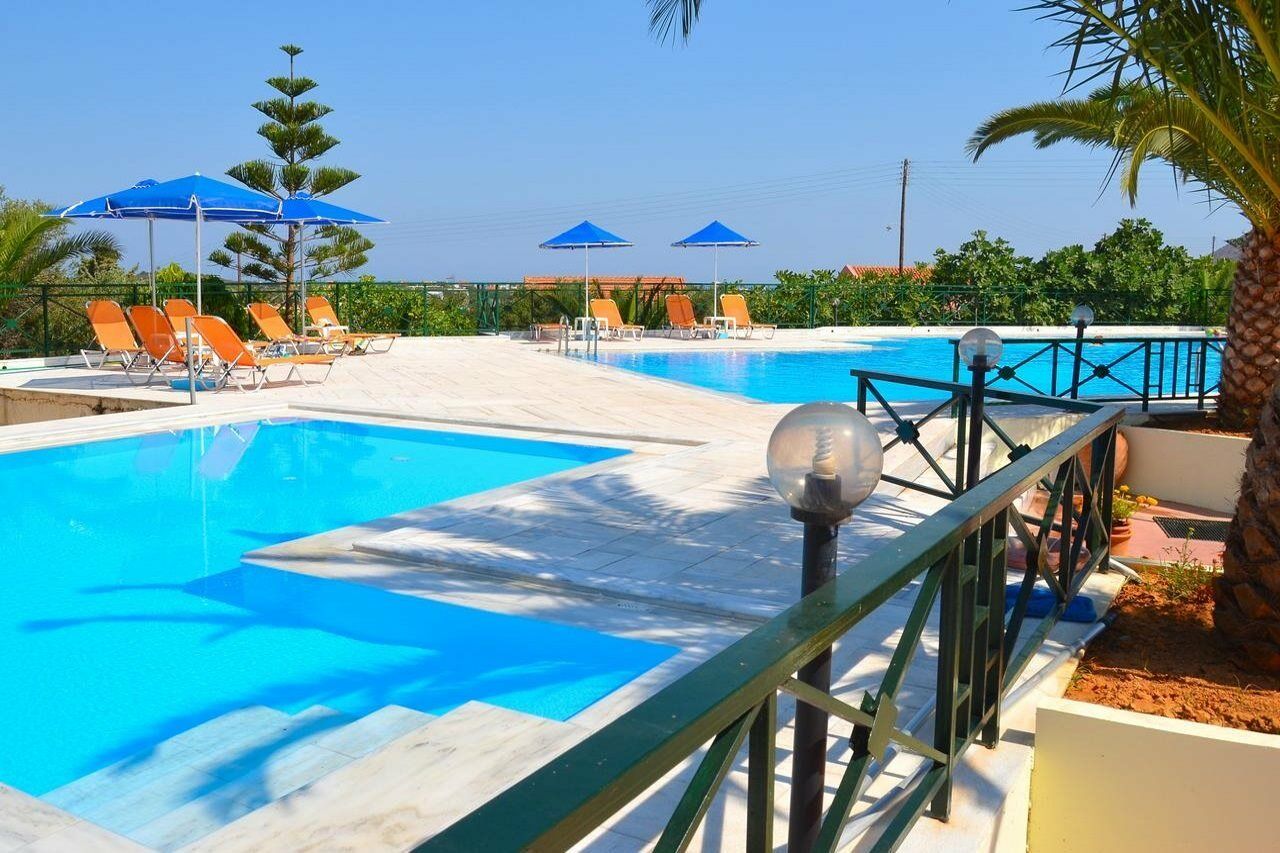 Aloni Suites Chorafakia Exterior photo